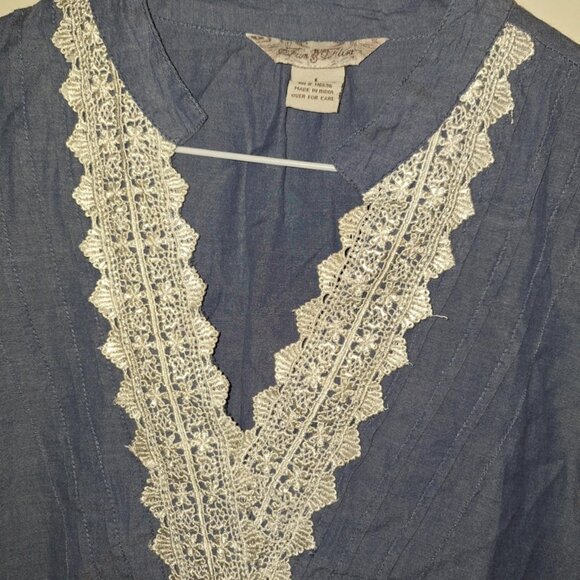 Fun and Flirt Blouse, size Large - Picture 4 of 9